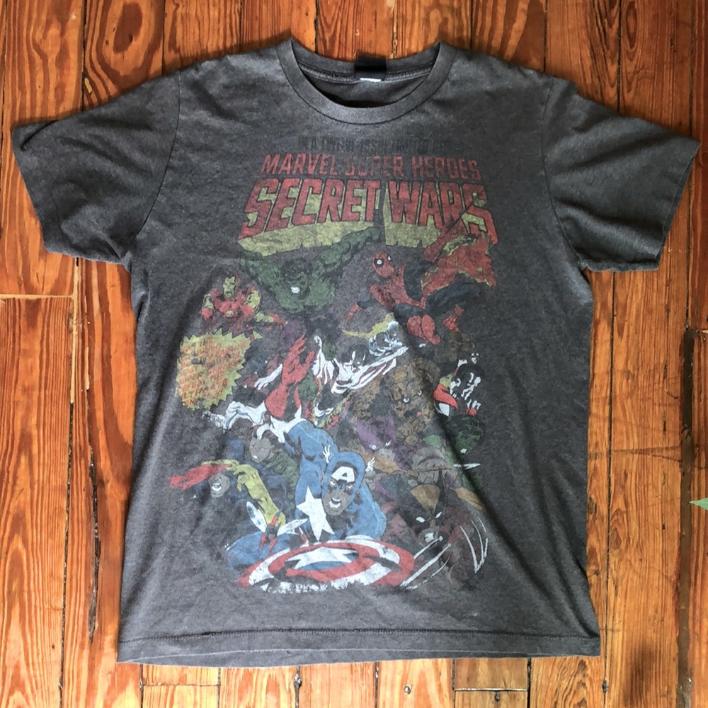 Marvel Super Heroes Secret Wars tee